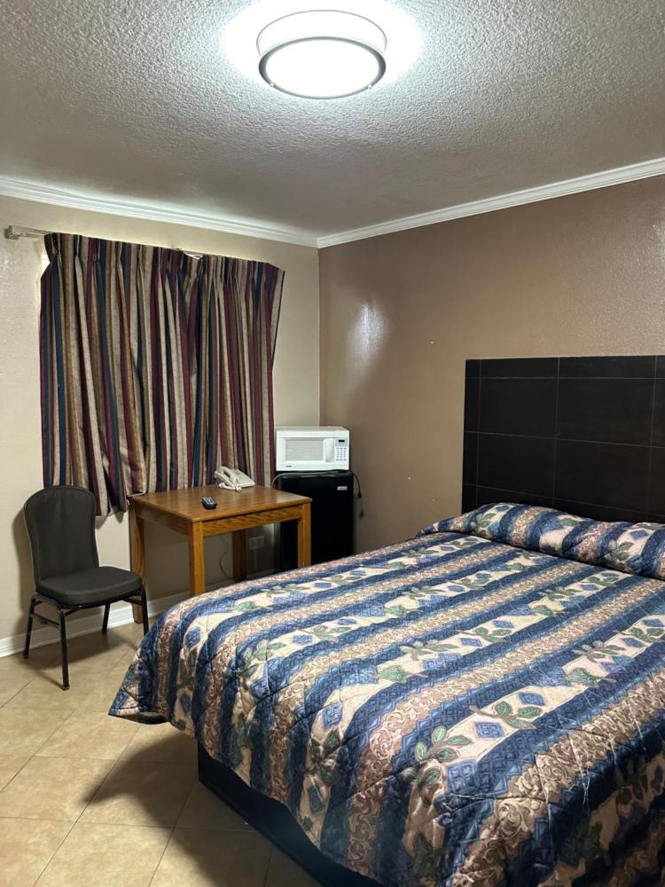 Deluxe Queen Room interior